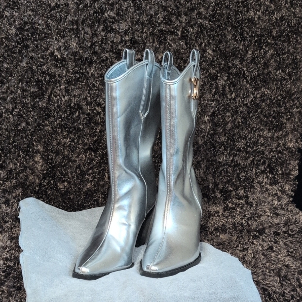 Celestial Silver Heeled Boots - Picture 2 of 8